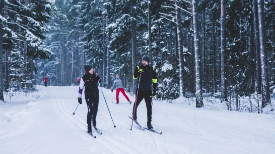 Miksi Helsingissä ei pääse vieläkään hiihtämään?